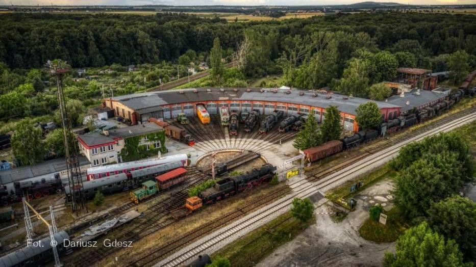 Hotel Wagony Sypialne W Muzeum Kolejnictwa à Jaworzyna Slaska Extérieur photo