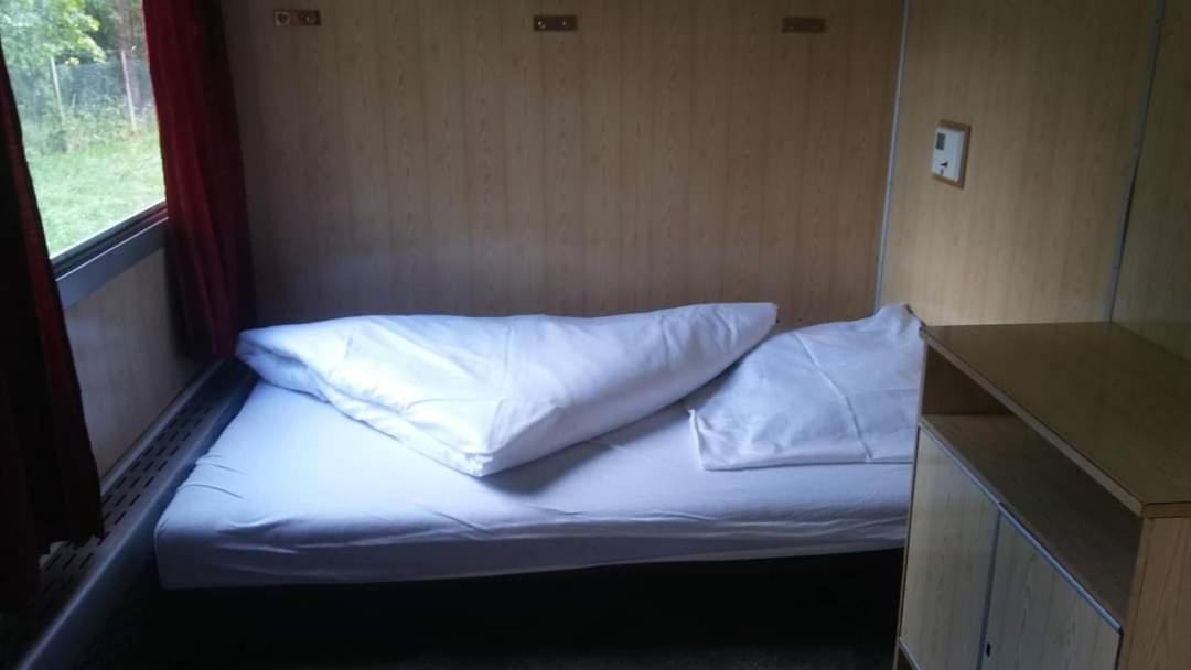 Hotel Wagony Sypialne W Muzeum Kolejnictwa à Jaworzyna Slaska Extérieur photo